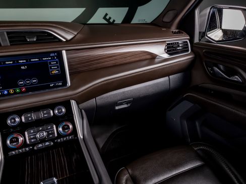 Used 2021 GMC Yukon XL Denali w/ Denali Ultimate Package image 7