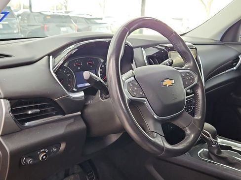 Used 2021 Chevrolet Traverse LT image 11