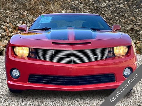 Used 2010 Chevrolet Camaro SS RWD image 3