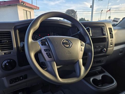 Used 2017 Nissan NV 3500 SV w/ SV Technology Package image 11