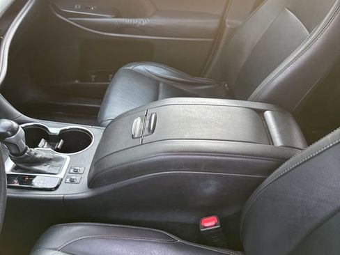 Used 2014 Toyota Highlander XLE image 4