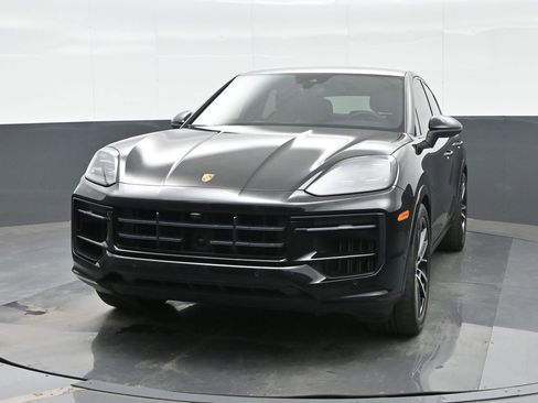 Certified 2024 Porsche Cayenne Coupe AWD/4WD image 12