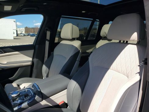 Certified 2023 BMW X7 xDrive40i w/ Executive Package image 7