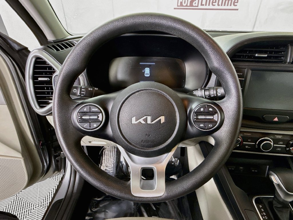 Used 2023 Kia Soul LX w/ LX Technology Package FWD image 19