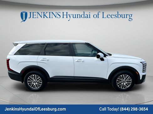 New 2026 Hyundai Palisade SE FWD image 3