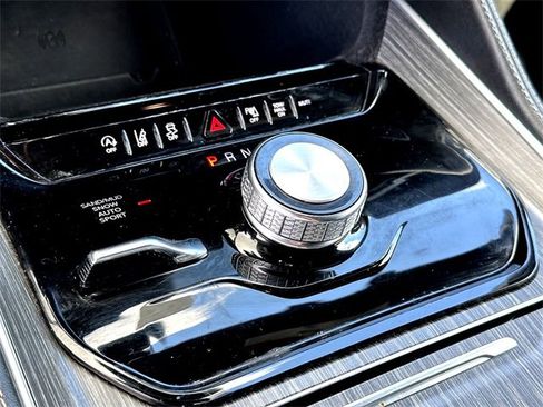 Used 2024 Jeep Wagoneer L Series II w/ Flexible Seating Group image 23