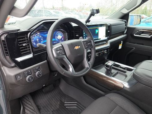 Used 2025 Chevrolet Silverado 1500 LT w/ Z71 Off-Road Package image 10