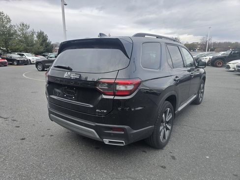 Used 2025 Honda Pilot Elite image 8