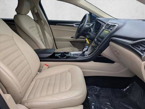 Used 2016 Ford Fusion Energi SE image 21