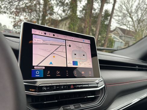 Used 2024 Jeep Compass Trailhawk w/ Trailhawk Elite Group image 21