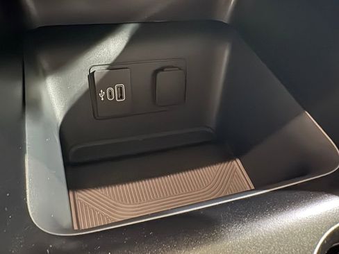 New 2026 Ford Explorer Active AWD/4WD image 15