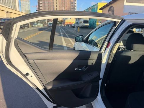 Used 2020 Nissan Sentra SV FWD image 11