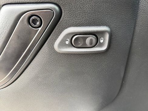 Used 2017 Jeep Wrangler Unlimited Sahara image 23