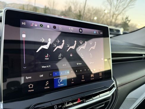 Used 2022 Jeep Compass Trailhawk w/ Trailhawk Elite Group image 32