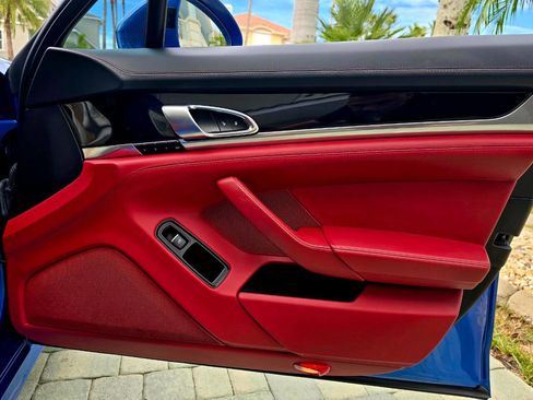 Used 2015 Porsche Panamera S image 79