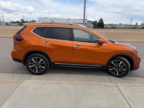 Used 2018 Nissan Rogue SL w/ Premium Package AWD/4WD image 6