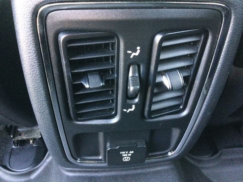 Used 2018 Jeep Grand Cherokee Altitude AWD/4WD image 20