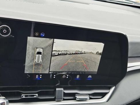 New 2026 Chevrolet Equinox LT w/ Convenience Package II FWD image 19