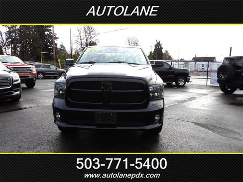 Used 2017 RAM 1500 Express w/ Black Ram 1500 Express Group image 4