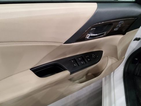 Used 2017 Honda Accord Touring image 50