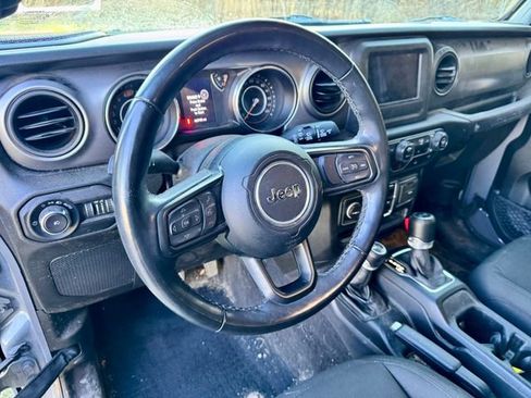 Used 2022 Jeep Wrangler Unlimited Sport AWD/4WD image 10