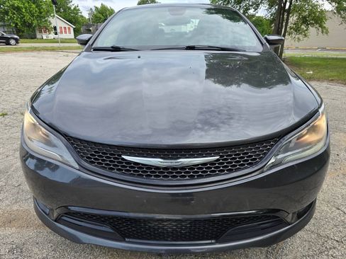 Used 2015 Chrysler 200 S FWD image 2