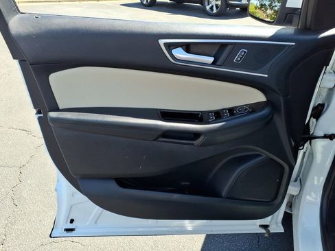 Used 2020 Ford Edge SEL w/ Convenience Package FWD image 9