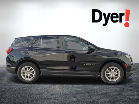 Certified 2023 Chevrolet Equinox LS w/ LS Convenience Package FWD image 2