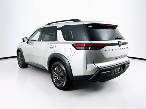 Used 2025 Nissan Pathfinder SV AWD/4WD image 4