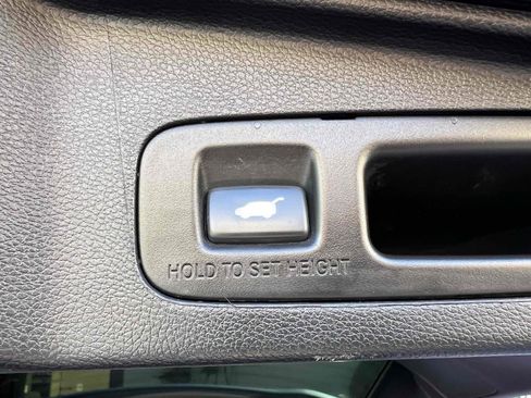 Used 2018 Honda CR-V Touring image 10