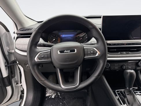 Used 2022 Jeep Compass Latitude AWD/4WD image 12