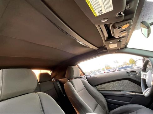 Used 2014 Ford Mustang GT image 11