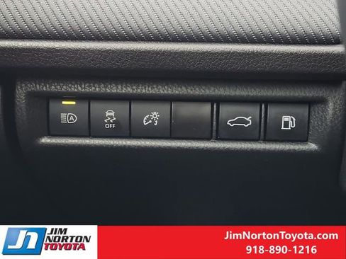 Used 2025 Toyota Camry SE image 24