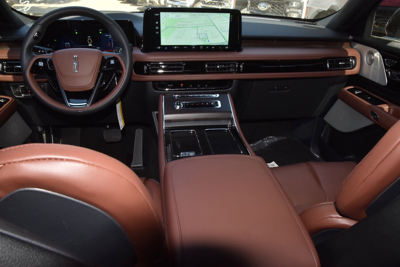 New 2027 Lincoln Aviator Reserve AWD/4WD image 17