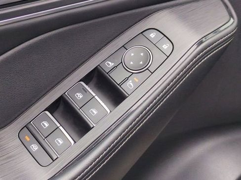 Certified 2023 Nissan Rogue Platinum w/ Platinum Premium Package AWD/4WD image 15