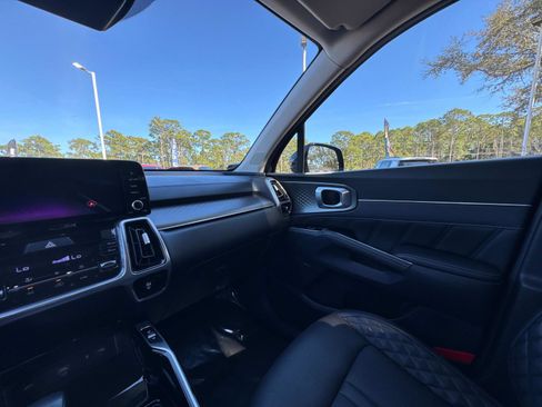 Used 2023 Kia Sorento SX image 28