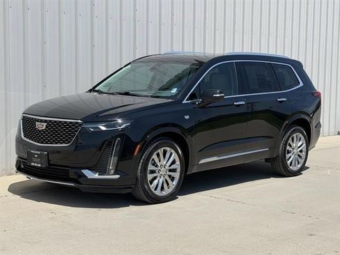 Certified 2022 Cadillac XT6 Premium Luxury w/ Technology Package AWD/4WD image 1