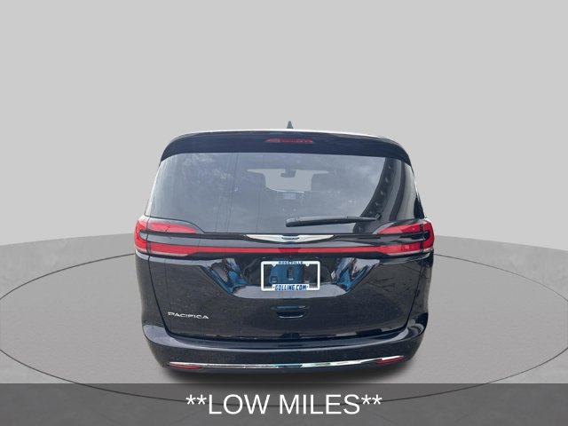 Used 2026 Chrysler Pacifica Select FWD image 5