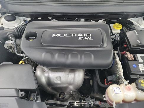 Used 2019 Jeep Cherokee Latitude Plus image 30