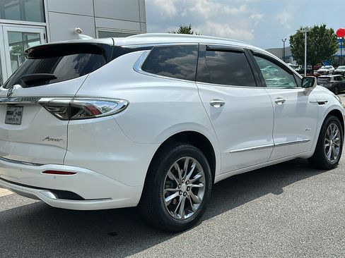 Used 2022 Buick Enclave Avenir w/ Avenir Technology Package AWD/4WD image 8