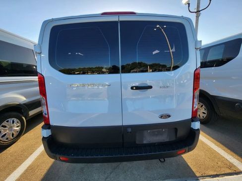 Used 2023 Ford Transit 350 XLT RWD image 5