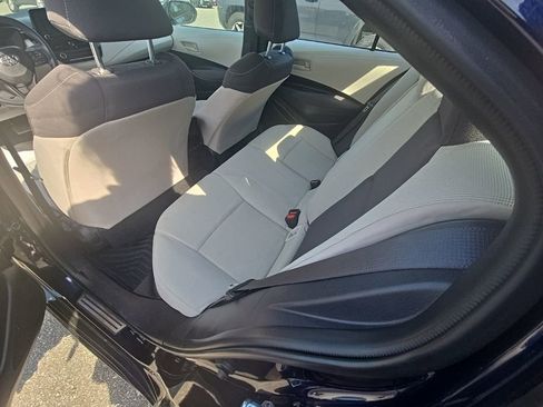 Used 2022 Toyota Corolla LE image 11