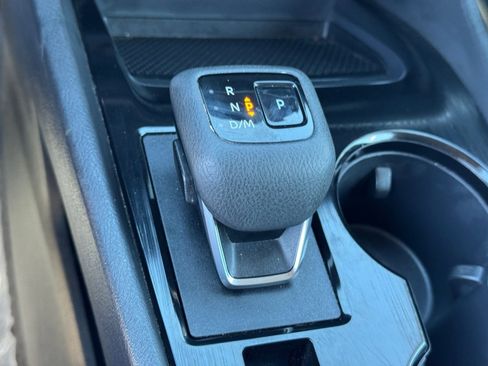 Used 2024 Nissan Rogue SV image 32