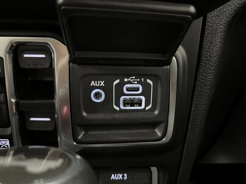 Used 2024 Jeep Wrangler Unlimited Rubicon image 21