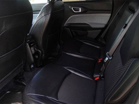 Certified 2023 Jeep Compass Latitude image 12