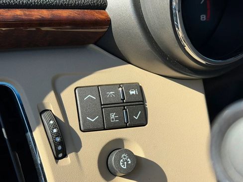 Used 2011 Cadillac CTS Premium RWD image 28