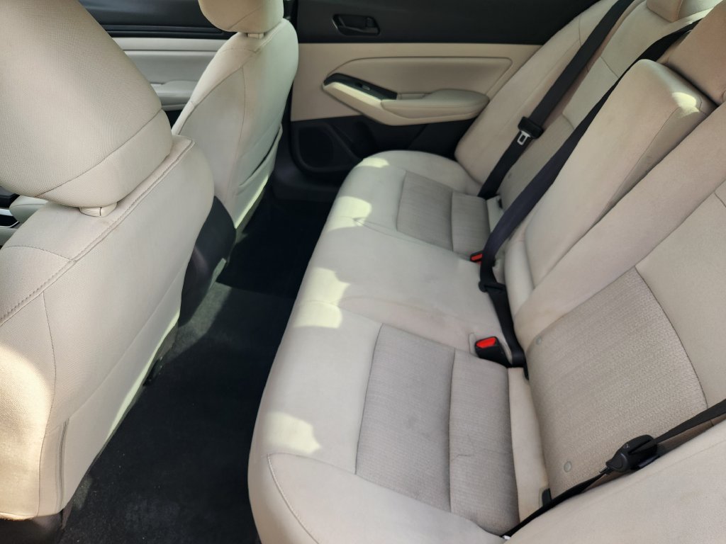 Used 2025 Nissan Altima 2.5 SV FWD image 30
