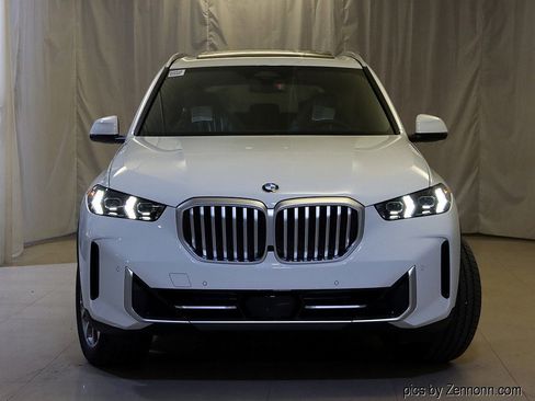 Used 2026 BMW X5 xDrive40i w/ Climate Comfort Package image 5