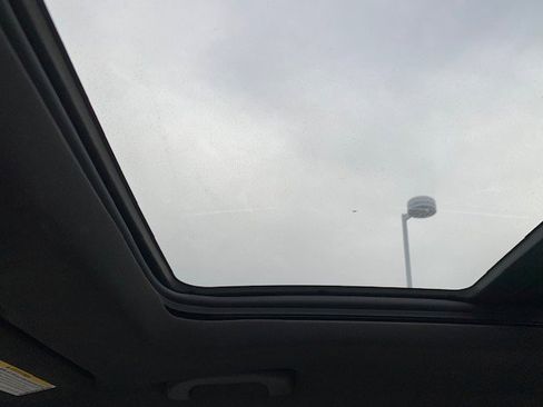 Used 2018 Chevrolet Impala Premier w/ Premier Confidence Package image 6