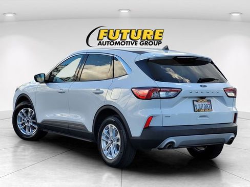 Used 2022 Ford Escape SE FWD image 6